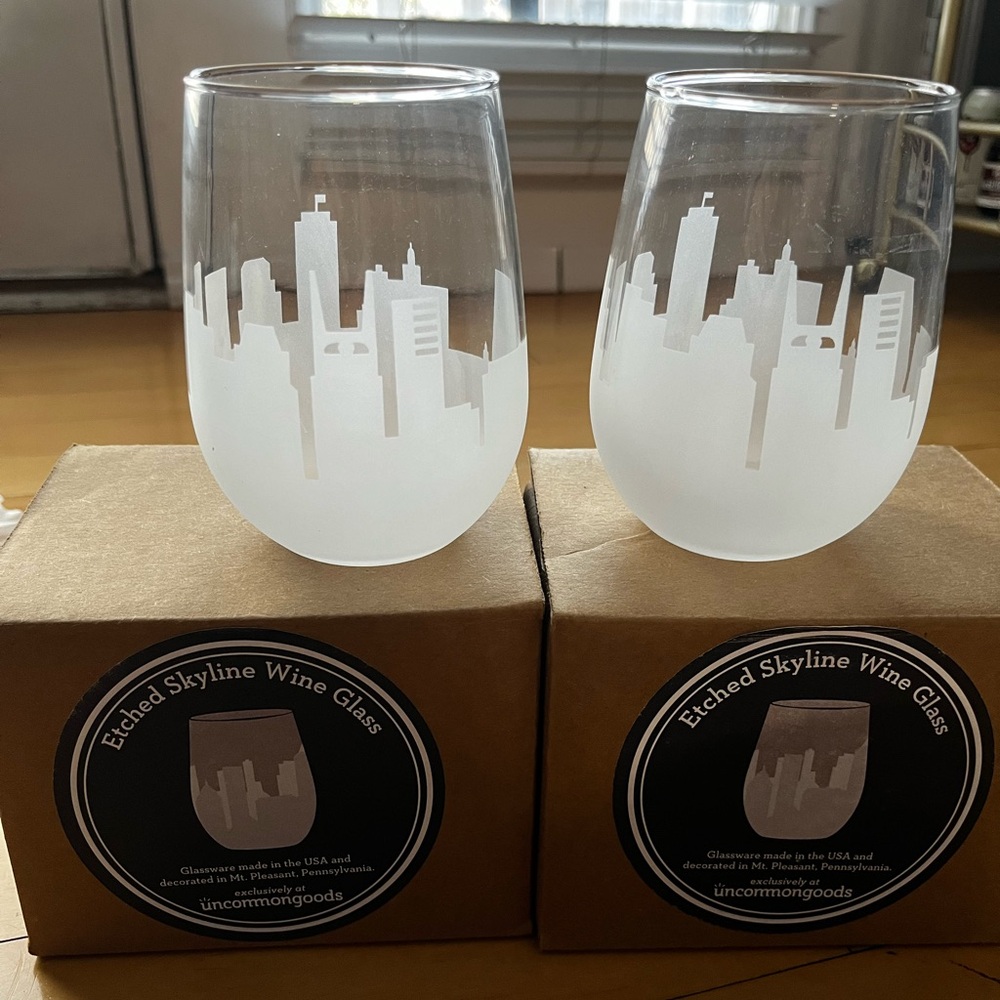 Set of 2! Etched Skyline Wine Glass, Nashville